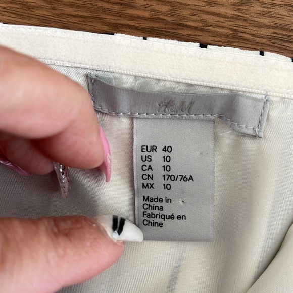 H&M Romper Sleeveless . Excellent - Picture 8 of 13